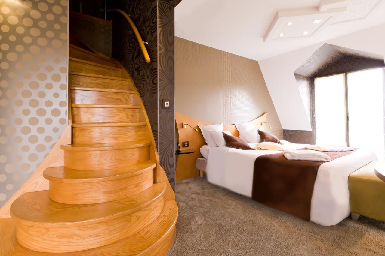 Le Domaine Des Chevaliers De Malte Couette-café 2*